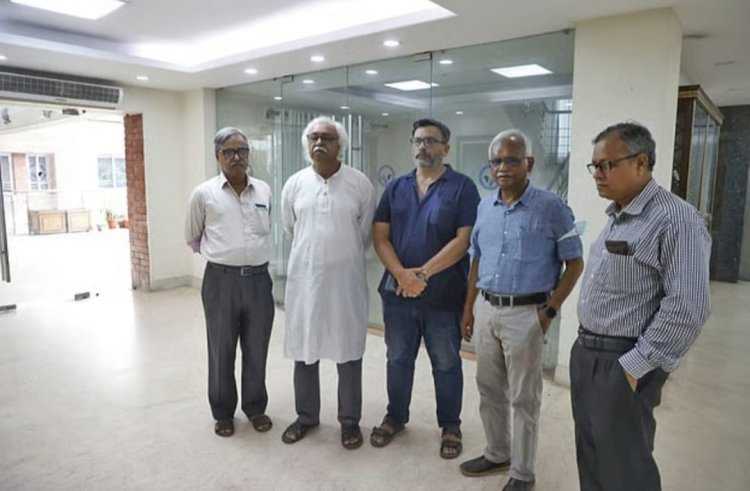 শিক্ষার্থী-অভিভাবকদের ওপর হামলার প্রতিবাদে প্রতীকী ওয়াকআউট তিন দলের