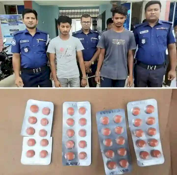 বোচাগঞ্জে ৪০পিছ নিষিদ্ধ টাপেন্টা ডল ট্যাবলেটসহ দুইজন গ্রে'ফ'তার !