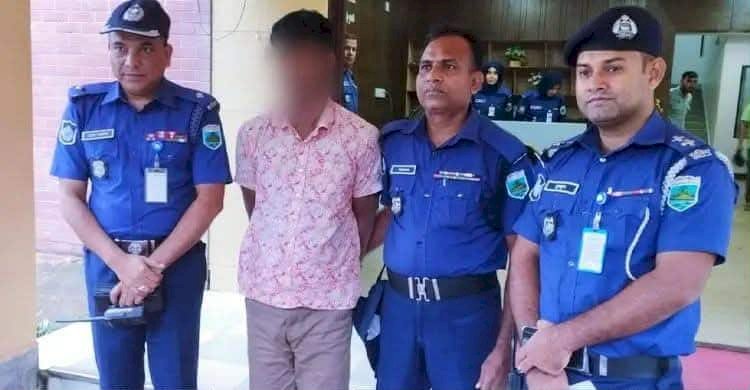 নওগাঁ জেলা পুলিশের বিশেষ অভিযানে আন্তঃজেলা ডাকাত দলের একজন সদস্যকে গ্রেফতার