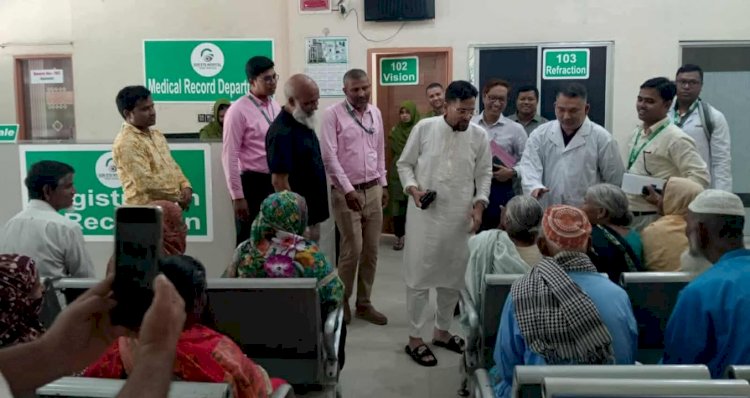 দিনাজপুরে গাক চক্ষু  ​হাসপাতাল পরিদর্শনে রোগী ও কর্মীদের সাথে কথা বললেন গাক'র নির্বাহী পরিচালক