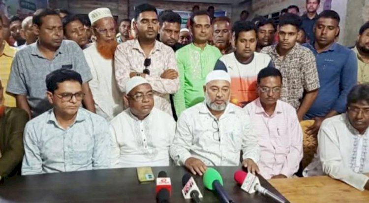 নওগাঁর মান্দা-৪ আসনে বিএনপির মনোনয়নপ্রত্যাশী জনপ্রিয়  তৃণমূলের নেতা ডা. টিপুকে সমর্থন জানিয়ে সংবাদ সম্মেলন