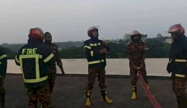 পাবনা বিজ্ঞান ও প্রযুক্তি বিশ্ববিদ্যালয়ের এক্সাম হল ভবনে আগুন