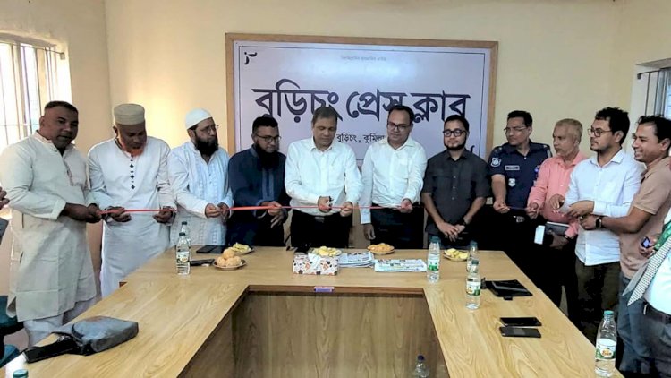 সাংবাদিকরা জীবন বাজি রেখে দেশ ও জাতির কল্যাণে কাজ করেন” — গৃহায়ন ও গণপূর্ত সচিব নজরুল ইসলাম