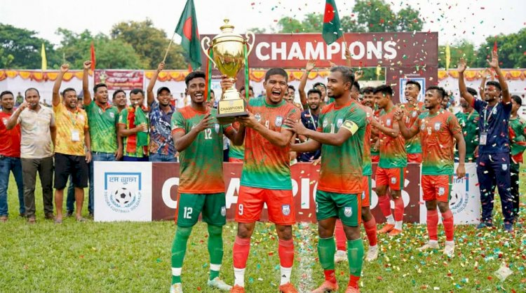 দিনাজপুর জেলা ফুটবল টিম সিরাজগঞ্জ জেলা টিমকে ৩-২ গোলে পরাজিত করায় দিনাজপুর বাসীর অভিনন্দন!