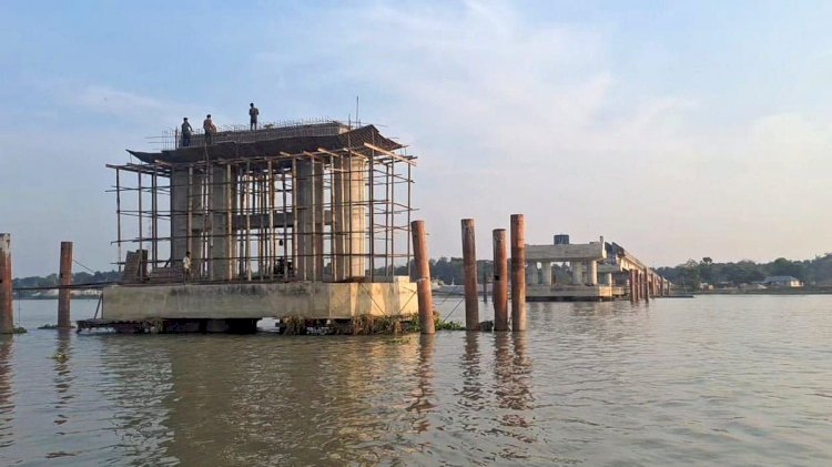 নড়াইলের নবগঙ্গা নদীর বারইপাড়া সেতুর কাজ ৮ বছরেও শেষ হয়নি