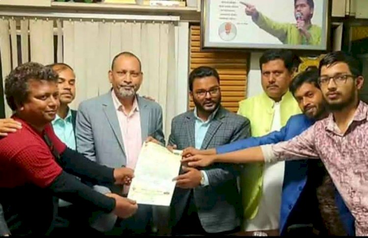 ৭০ পাবনা-৩ হাসানুল ইসলাম রাজা এখন ট্রাকে