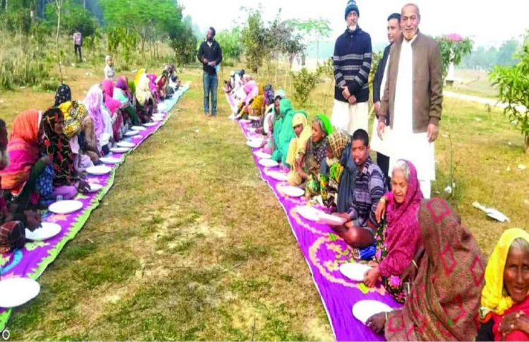 নওগাঁর ধামইরহাটে হতদরিদ্র অসহায় ৬০ জন ভিক্ষুকদের নিয়ে ব্যাতিক্রমী বনভোজন অনুষ্ঠিত