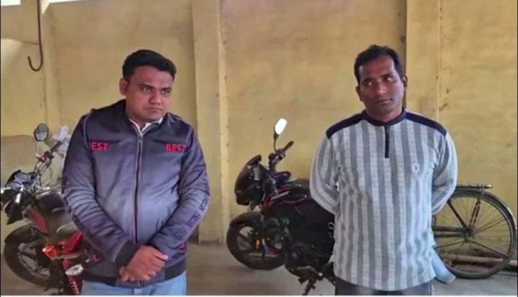 ঠাকুরগাঁওয়ে চতুর্থ শ্রেণির কর্মচারী নিয়োগ পরীক্ষায় প্রক্সি ও ইলেকট্রনিক ডিভাইসসহ দুইজন আটক