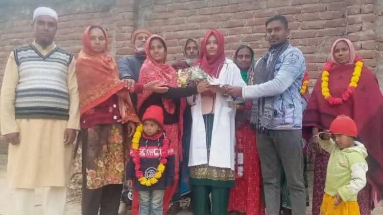 নওগাঁর পত্নীতলা নোদবাটি গ্রামে  মরিয়ম দিনাজপুর মেডিকেল কলেজে ভর্তি পরীক্ষায় সুযোগ পেয়েছে