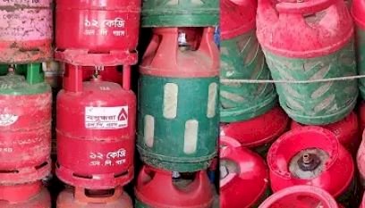 নরসিংদীর শিবপুরে  ১২৫৬ টাকার এলপিজি গ্যাস   দ্বিগুন মূল্যে বাজারে বিক্রয় হচ্ছে ক্রেতা সাধারণ এর নাভিশ্বাস দেখার কেউ নেই?