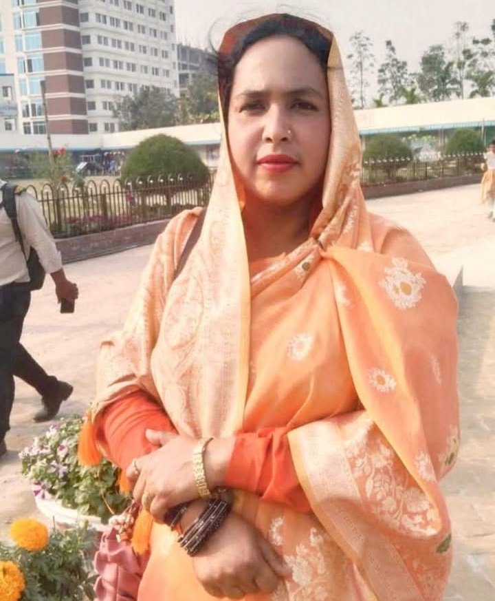 গাজীপুর-শ্রীপুরে রাস্তার অনিয়ম দুর্নীতি ধরার পর,সাংবাদিকদের গালিগালাজ করলেন ইউপি মহিলা সদস্য নাহার