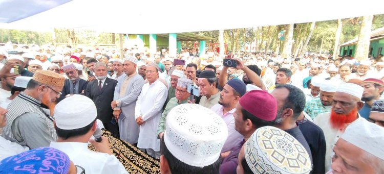 সাংবাদিক দিদারুল আলমের মা আছিয়া বেগমের দাফন সম্পন্ন
