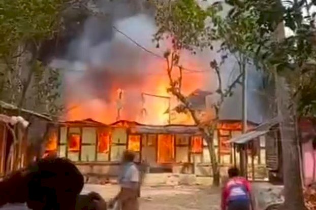 মাদকের টাকা না পেয়ে নিজের বসতবাড়িতে আগুন দিলেন যুবক