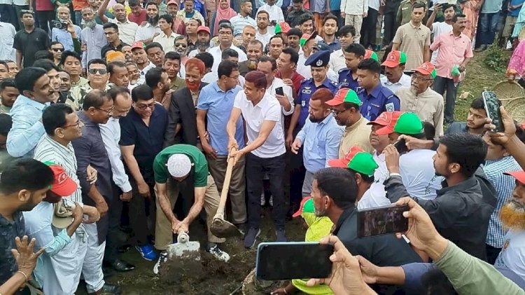 গোবিন্দগঞ্জের সিংজানী খাল পুনঃখননের উদ্বোধন করলেন প্রতিমন্ত্রী ফরহাদ হোসেন আজাদ
