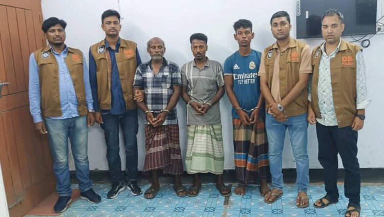 নওগাঁয় জমি-জমাকে কেন্দ্র করে  নানার সম্পত্তির লোভে মামা-মামী ও ২ সন্তানকে হত্যা: পুলিশ সুপার