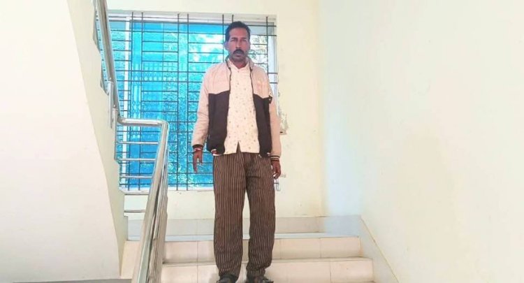 নওগাঁর দুবলহাটিত ভূমি অফিসে  বিএনপির দলীয় কার্যালয়কে রাজার নিজের দাবি, এলাকায় তীব্র সমালোচনা