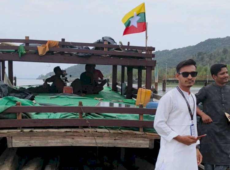 দীর্ঘ এক বছর পর টেকনাফ স্থলবন্দরে মিয়ানমারের কাঠবাহী  ট্রলার : সীমান্ত বাণিজ্যে নতুন আশার আলো