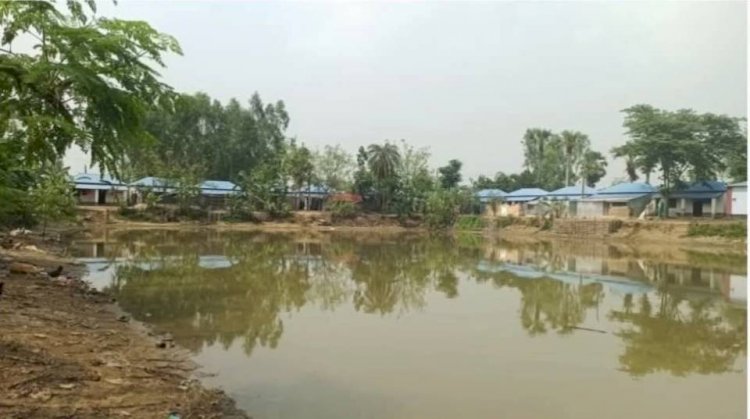 নওগাঁর রানীনগরে আশ্রয়ণ প্রকল্পের বাড়ি বেঁচা-কেনার ধূম! দেখার কেউ নেই