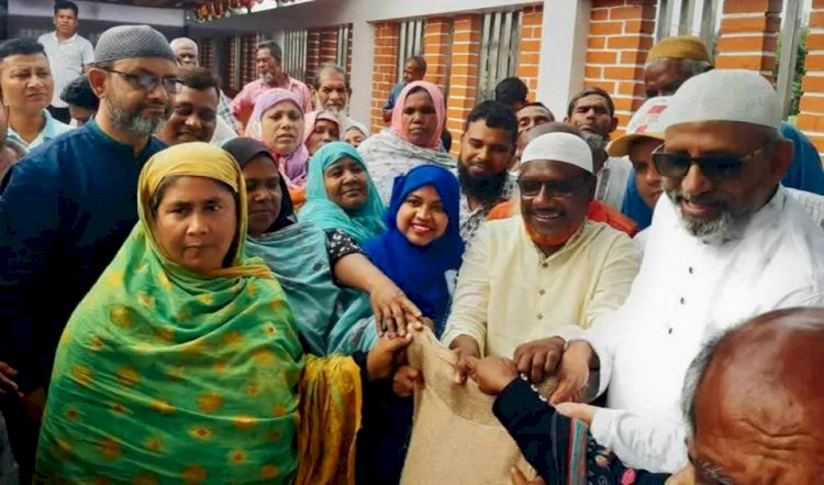 চিরিরবন্দরে ভার্চুয়ালে বিনামূল্যে ভিজিএফ চাল বিতরণ উদ্বোধনে- হুইপ জনাব  আখতারুজ্জামান মিয়া