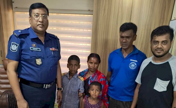 নওগাঁ সদরে দ্রুততম সময়ে নিখোঁজ হওয়া শিশু জয়ন্ত ও ঋতু দুই ভাই-বোন উদ্ধার,পিতা-মাতার নিকট নিকট হস্তান্তর