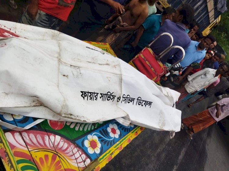 রাজশাহী মোহনপুরে মাহিন্দ্রা-ট্রাক সংঘর্ষে নি হ ত ৩ আ হত ৪