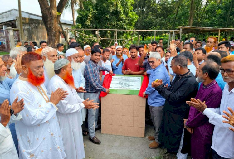 রাজশাহী নওহাটা পৌরসভায় এক কোটি ২০ লাখ টাকার উন্নয়নকাজের উদ্বোধন করলেন এমপি মিলন